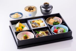 新日本海フェリー、限定航路で北前船 六華堂彩膳を10月1日より提供へ