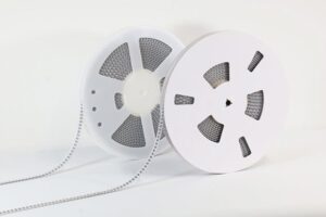 シャープセミコンダクターイノベーション、フォトカプラ梱包材を紙リールへ切り替え