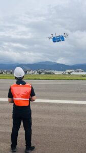 金沢工業大学、福井空港で大型VTOL型ドローンの試験飛行を実施
