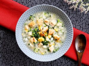 ナッシュが新メニューやわらか鶏肉と小松菜の中華粥を9月25日に発売