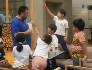 Visaが長期療養中の子ども向けキャンプで金融教育セッションを実施
