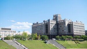 立命館大学と京都大学、クリニカルバイオリソース利活用の連携協定を締結