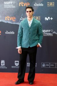 タハール·ラヒムが第74回サン·セバスチャン国際映画祭でルイ·ヴィトンを着用