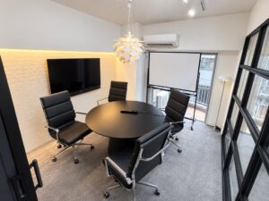 エムニが九州での事業基盤強化を目的に福岡オフィスを開設 3拠点体制へ