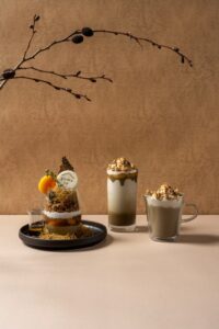 かどや製油 goma toで柿とほうじ茶の秋限定パフェなどを発売へ