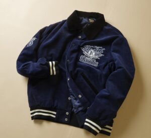 横浜DeNAベイスターズのHEATH×SKOOKUM別注ジャケットが発売へ