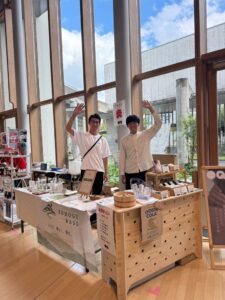 YOMOGI BASEと温考知身が全国薬草フェスティバル in ひだに共同出展