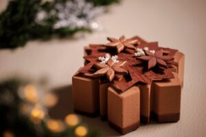 フォーシーズンズホテル東京大手町、クリスマスケーキなどの予約受付を10月1日開始へ