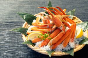 洞爺 湖畔亭が夕食にズワイガニ足10本盛が付く冬の期間限定特別プランを販売