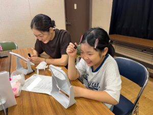 伊勢半が小学生向け親子メイク講座を開催 専門家が学習や競技への好影響を解説