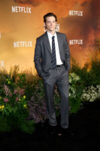 マイク・ファイストがNetflixエデンの東プレミアでディオールを着用