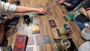ヴァンパイアがVAMPIRE GAMEの試遊を実施 我孫子武丸氏とのイベントで