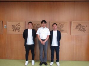 山本典城監督らが奈良県の山下知事を表敬訪問 デフリンピック銀メダル獲得を報告
