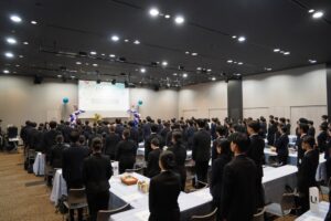 共立メンテナンスが10月入社式と2027年度新卒内定式を同日開催