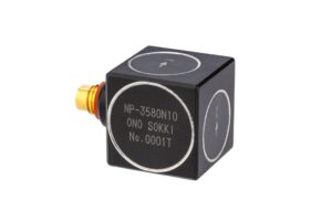 小野測器がTEDS対応高感度小型3軸加速度センサーNP-3580N10を発売