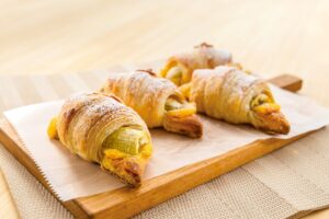 サンマルクカフェがプレミアムチョコクロ 生バナナ&カスタードを10月9日より発売