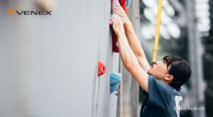 ベネクスが女子スピードクライミングの林かりん選手とアンバサダー契約を締結