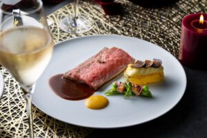 コンラッド東京がクリスマスディナーを12月18日より順次提供へ