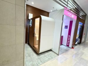 Trim、那覇オーパに完全個室型ベビーケアルームmamaroを設置