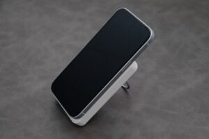 オウルテック、Qi2.2対応の準固体電池モバイルバッテリーを発売