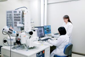 日本女子大学と京産大、電子顕微鏡施設の相互活用に関する覚書を締結