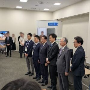 アナウトがGSE2026で手術支援AI技術を展示 岸田前首相ら視察