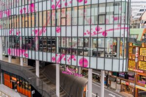 渋谷サクラステージのアルサーガラウンジにPhilips Hueが全面導入
