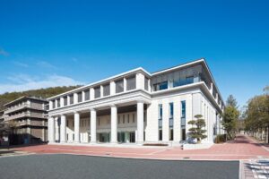 立命館大学平井嘉一郎記念図書館で小中高生向け体験企画を11月21日に開催へ