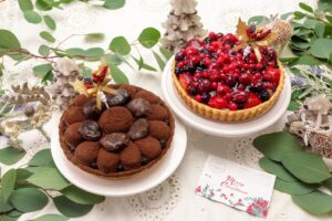 キル フェ ボン、オンライン限定の冷凍クリスマスケーキ全7種を10月9日予約へ