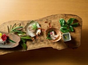 箱根・強羅と熱海・伊豆山の佳ら久 ダイニング六つ喜で秋季限定の献立を提供