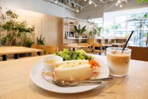 SR Coffee Roaster日本橋兜町店が朝限定モーニングプレートを提供開始