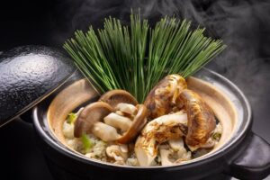 吉祥やまなかが松茸や夫婦蟹の土鍋ごはん付き宿泊プランを提供へ