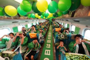 ロート製薬が新幹線で目のグリーン車運行 親子で目の健康を考える旅を実施