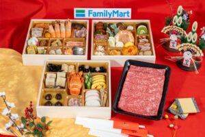 ファミリーマート、2027年おせちの予約受付を開始　早割拡大や牛肉セットも