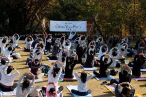 町田薬師池公園四季彩の杜 西園でヨガフェスタ開催へ ケンハラクマ氏のレッスンも