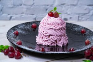 秋の主役に栗ではなくぶどうを使った生搾りモンブランが登場へ