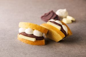 ねんりん家が大丸東京店限定のバームクーヘン ［あんバター生サンド］を発売へ