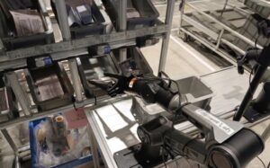 ダイキン工業 堺製作所、ロボット基盤モデル（VLA）によるキッティング工程自動化の実証実験がPhase 2へ