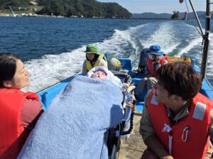岩手県釜石市で重症心身障害児ら8家族が参加する交流・海業体験ツアーを開催