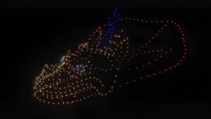鳥取市初開催のドローンショー、鳥取城跡で500機が夜空彩る