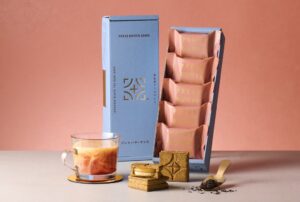 【SNSで過去最高の反響】PRESS BUTTER SANDの大人気フレーバーが復活！パッケージの彩りから、和紅茶の香りと味わいまで。“心ときめく”バターサンド。「バターサンド〈和紅茶アールグレイ〉」