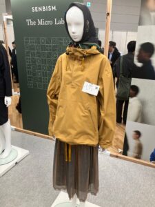 東レがリサイクル由来原料比率93％以上のポリエステル・ナイロン複合繊維を開発