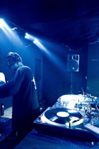 豊岡市立図書館本館でナイトライブラリー開催へ 初のDJによる館内BGMも