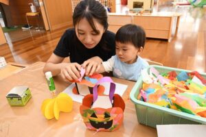 高槻市カンガルーの森で工作の日開催 ハロウィーンのバッグ作り楽しむ