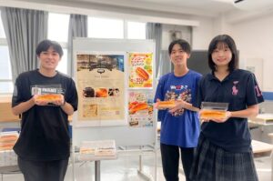 いちご×三浦学苑高等学校×Brot Baum（いちご よこすかポートマーケット）文化祭で学生メンバーとコラボパンを考案、販売