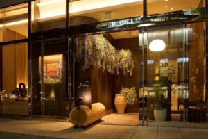 【11月17日（火）一夜限り】白金高輪「Sillage」に、リヨンゆかりの二人のシェフが再び。セバスチャン・ブイエ、クリストフ・ポコと描く"ニュークラシック"コラボディナー