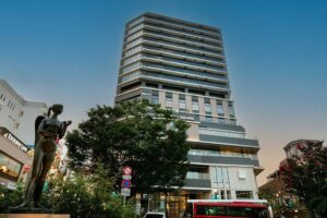 自由が丘駅前再開発の新築賃貸マンション「自由が丘ミューズスクエア ザ レジデンス」、家賃は1LDK月34.4万円から最上階住戸は月120万円まで。15階住戸のルームツアー動画を公開