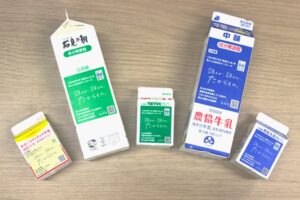島根県のキーフレーズを県内乳業3社が牛乳パックに掲載