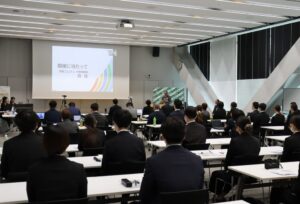 学研ココファンが第13回ケア品質向上大会を開催 6事例の発表やパネル討論を実施