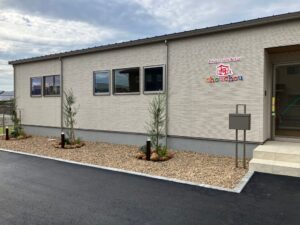 2026年10月、静岡県浜松市に児童発達支援『chouchou（シュシュ）』の新しい建物が完成。2026年12月～2027年1月の開所を予定しています